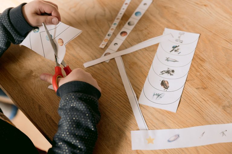 Animaux du monde montessori à la maison